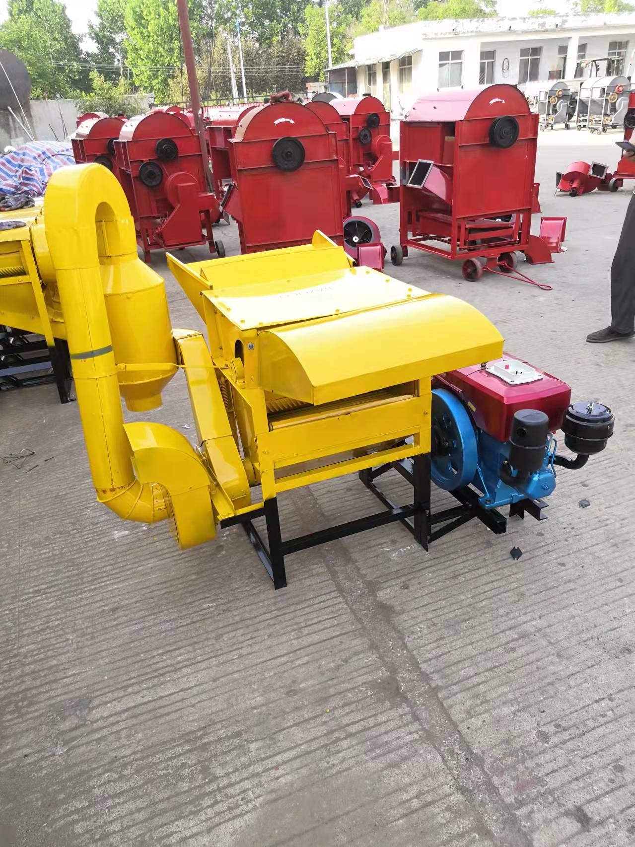 Multifunctional Threshing Mach - огляд і ціна Rice Thresher Machine